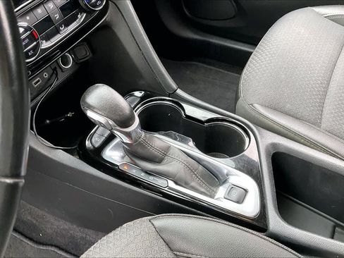 Used 2022 Buick Encore GX Select image 15