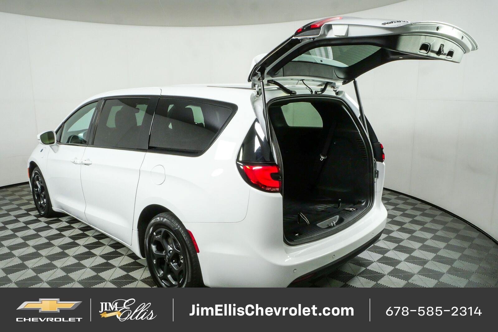 Used 2022 Chrysler Pacifica Touring-L w/ S Appearance Package FWD image 33