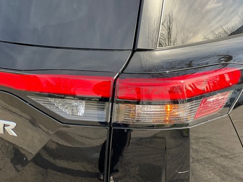 Certified 2024 Nissan Pathfinder Platinum w/ Cargo Package image 37