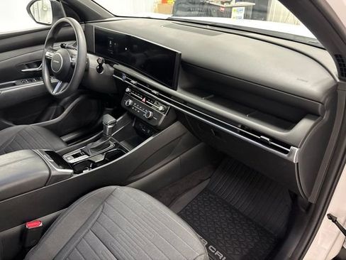 Certified 2025 Hyundai Santa Cruz SE AWD/4WD image 30