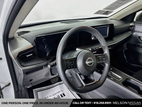 Used 2025 Nissan Kicks S AWD/4WD image 9