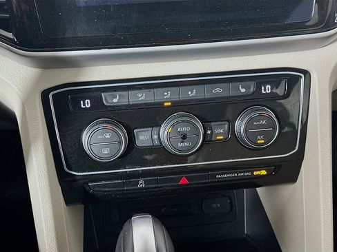 Used 2023 Volkswagen Atlas SE image 24