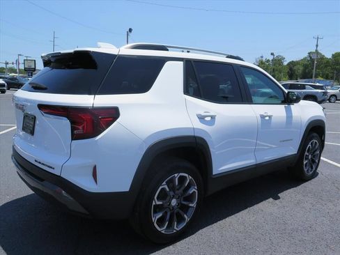 Used 2025 GMC Terrain Elevation w/ Elevation Premium Package FWD image 3
