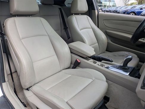 Used 2013 BMW 135i Coupe w/ Premium Pkg image 25