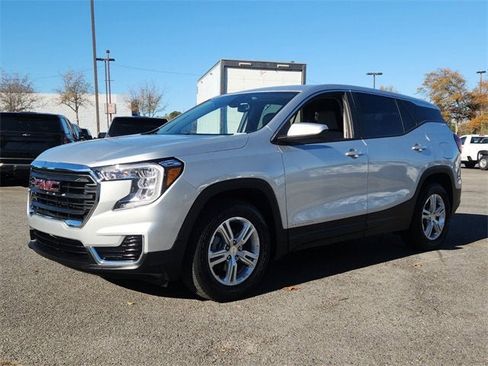 Used 2022 GMC Terrain SLE image 7