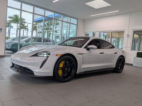 Used 2022 Porsche Taycan Turbo S image 3
