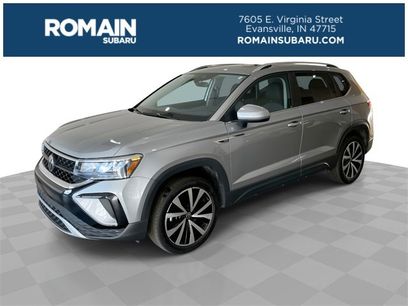 Used 2024 Volkswagen Taos SE w/ Panoramic Sunroof Package