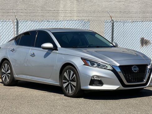 Used 2019 Nissan Altima 2.5 SL FWD image 7