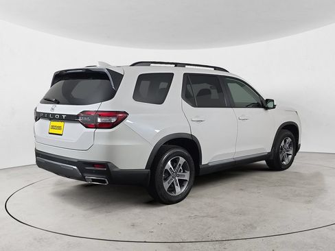 Certified 2026 Honda Pilot EX-L image 5