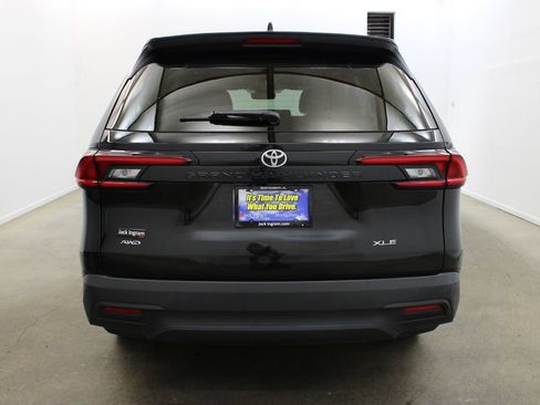 Used 2025 Toyota Grand Highlander AWD image 4