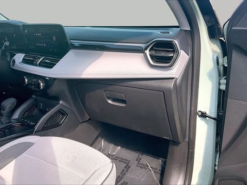 Used 2026 Chevrolet TrailBlazer LT FWD image 19
