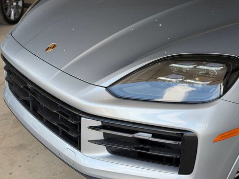 New 2026 Porsche Cayenne Coupe AWD/4WD image 7