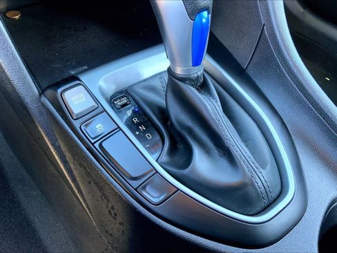 Used 2019 Hyundai Veloster 2.0 image 32