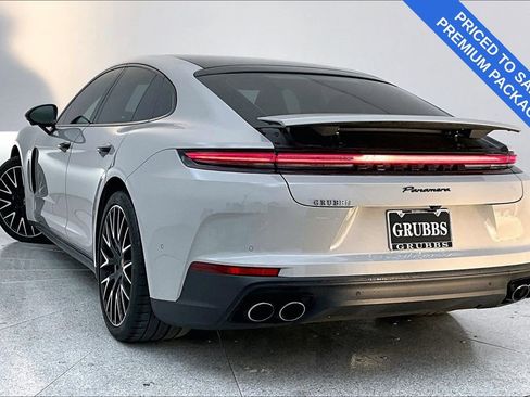 Used 2025 Porsche Panamera 4 w/ Premium Package image 16