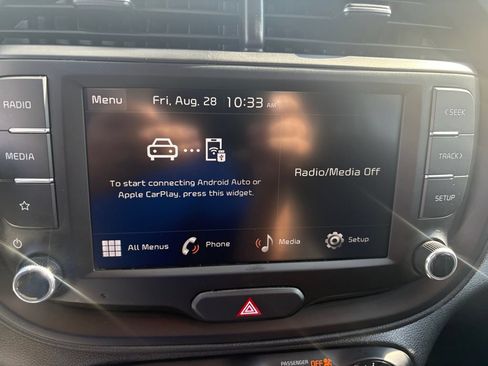 Used 2025 Kia Soul LX w/ LX Technology Package FWD image 17