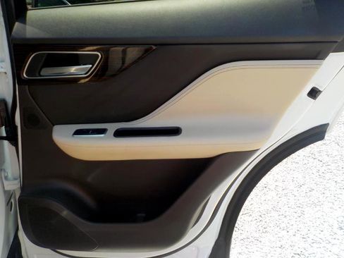 Used 2018 Jaguar F-PACE Prestige image 29