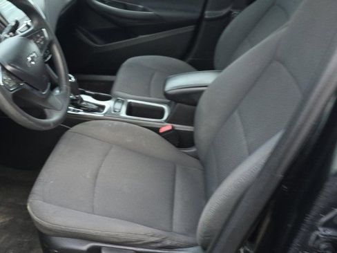 Used 2019 Chevrolet Cruze LT w/ RS Package image 6
