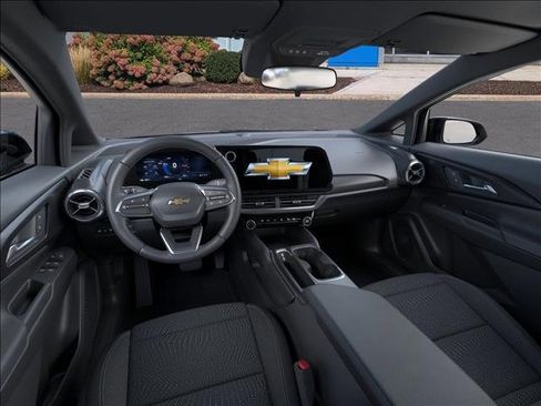 New 2026 Chevrolet Equinox EV LT image 15