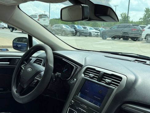 Used 2020 Ford Fusion SE FWD image 24