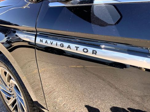 Certified 2025 Lincoln Navigator Reserve AWD/4WD image 61