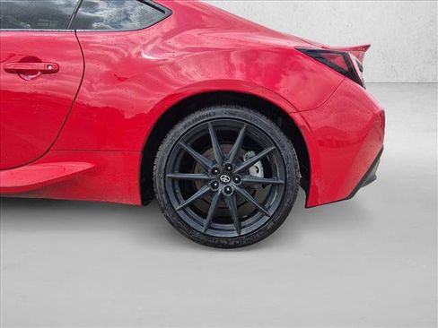 Used 2022 Toyota GR86 Premium RWD image 9