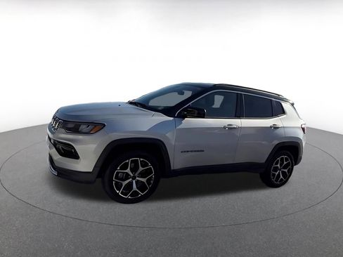 Used 2025 Jeep Compass Limited image 8