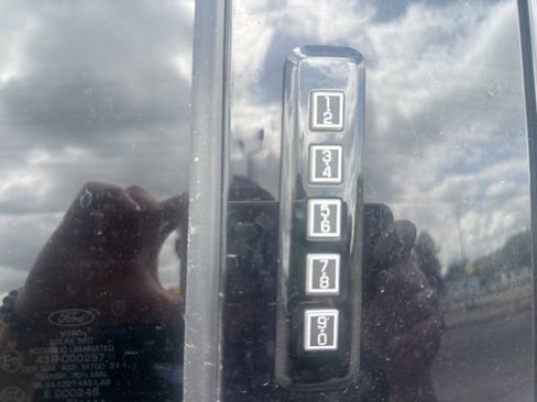 Used 2022 Ford F150 Lariat image 14