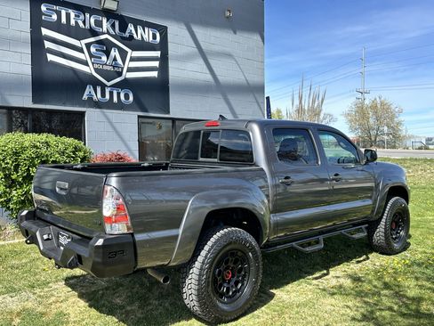 Used 2015 Toyota Tacoma 4x4 Double Cab w/ TRD Off-Road Package image 7