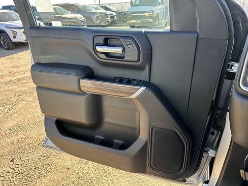 Certified 2022 Chevrolet Silverado 1500 LT RWD image 19
