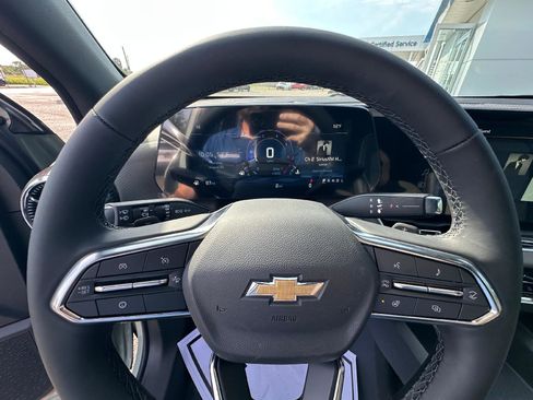 New 2026 Chevrolet Equinox LT w/ Convenience Package II image 14