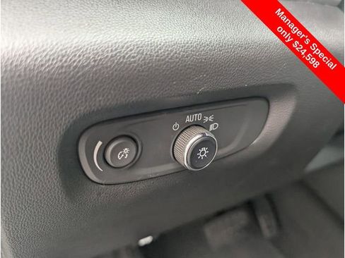 Certified 2023 Chevrolet Traverse LT image 18