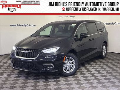 New 2026 Chrysler Pacifica Select