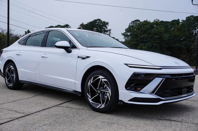 New 2026 Hyundai Sonata SEL FWD image 2