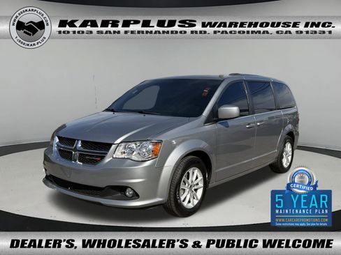 Used 2019 Dodge Grand Caravan SXT image 1