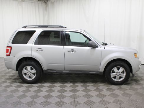 Used 2010 Ford Escape XLT image 27