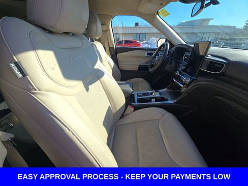 Used 2022 Ford Explorer Platinum w/ Equipment Group 601A image 16