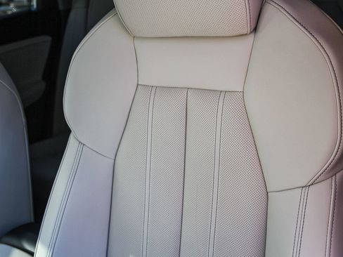 Certified 2025 Audi Q6 e-tron Premium Plus w/ Premium Plus image 28