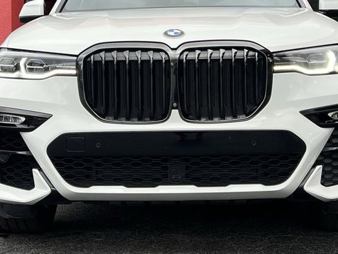 Used 2021 BMW X7 xDrive40i w/ M Sport Package image 11