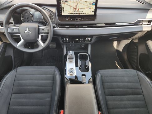 Used 2025 Mitsubishi Outlander SE AWD/4WD image 28