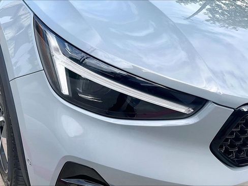 New 2026 Volvo XC40 B5 Plus w/ Protection Package Premier AWD/4WD image 40