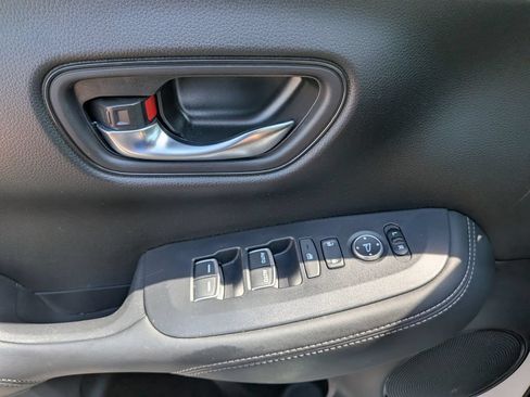 Certified 2024 Honda HR-V EX-L image 30