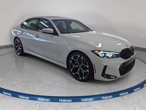 Used 2026 BMW 330i Sedan w/ M Sport Package RWD image 4