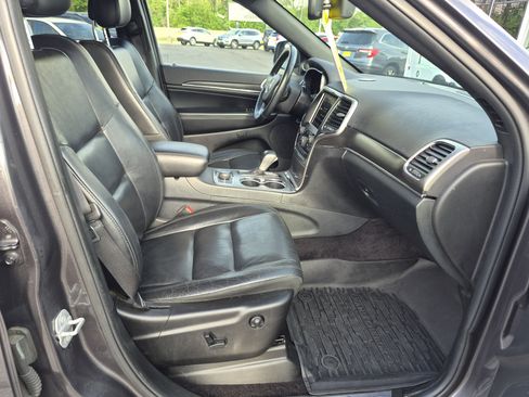 Used 2018 Jeep Grand Cherokee Limited AWD/4WD image 13