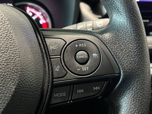 Used 2025 Toyota RAV4 XLE AWD/4WD image 27
