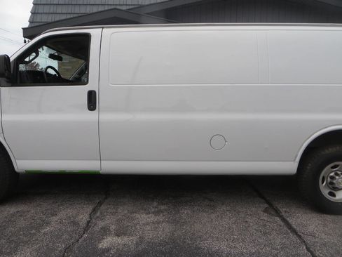 Used 2021 Chevrolet Express 2500 Extended w/ Driver Convenience Package image 26