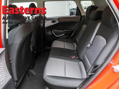 Used 2025 Kia Soul LX w/ LX Technology Package image 21