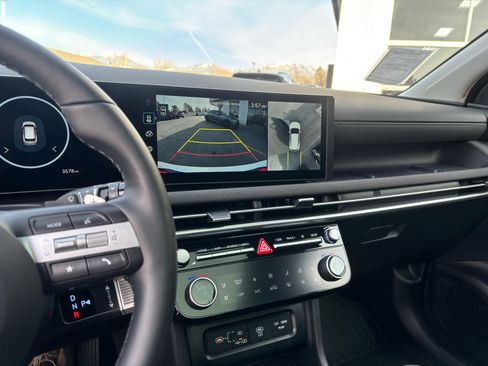 Used 2025 Hyundai Tucson Limited image 4