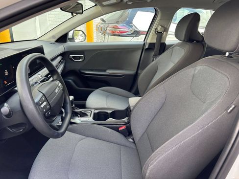 Used 2025 Kia K4 FWD image 28