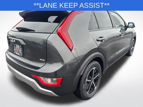 Used 2023 Kia Niro EX image 7
