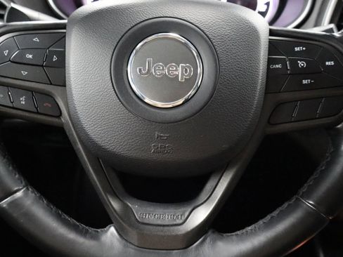 Used 2019 Jeep Cherokee Trailhawk image 14